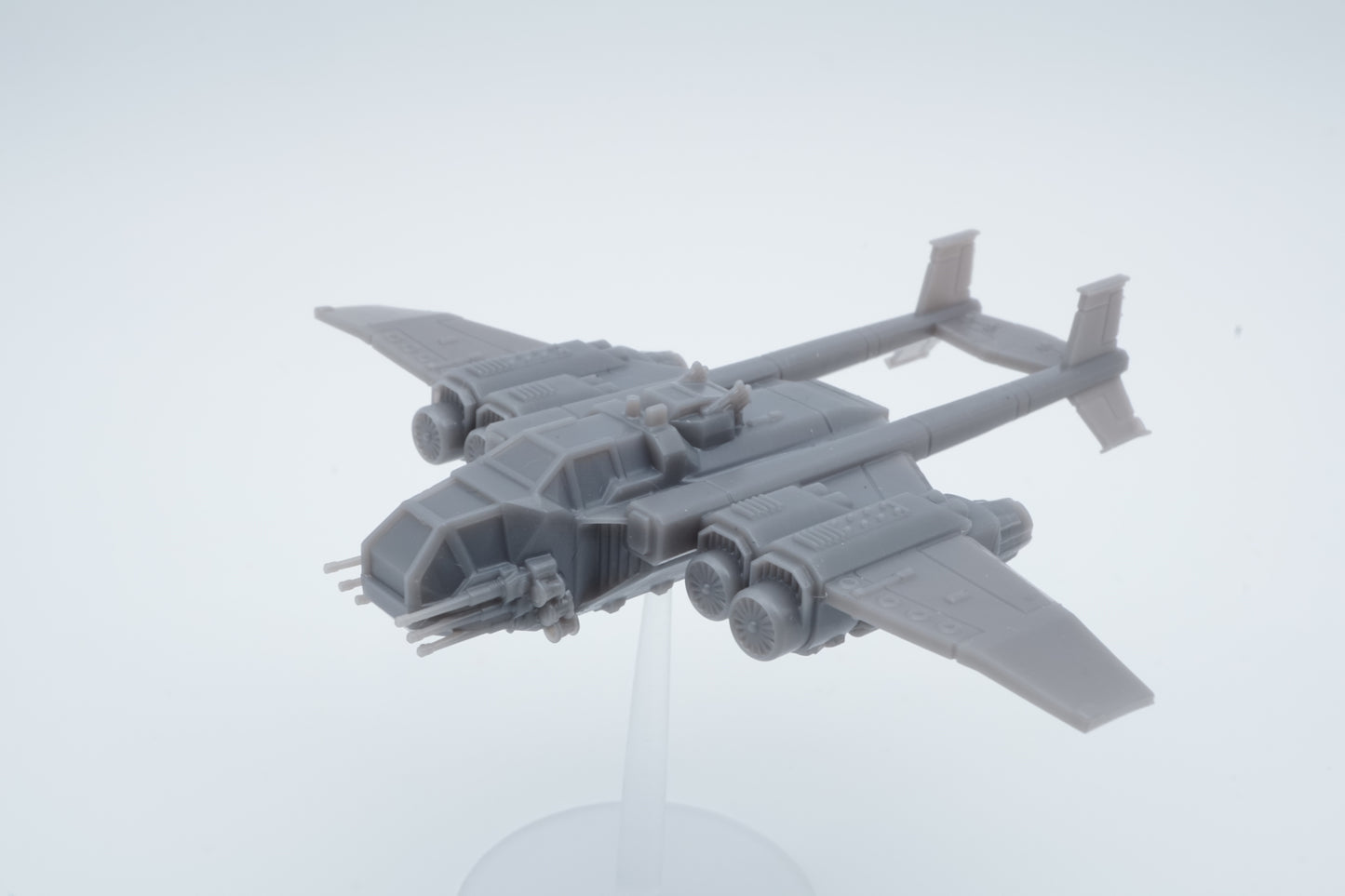 Resin-Tabletop-Miniaturen "Smol Lunar Auxilia Nemitas Strike Bomber" im Maßstab 6/8mm, detailreich gestaltet für Miniatur- und Strategiespiele.