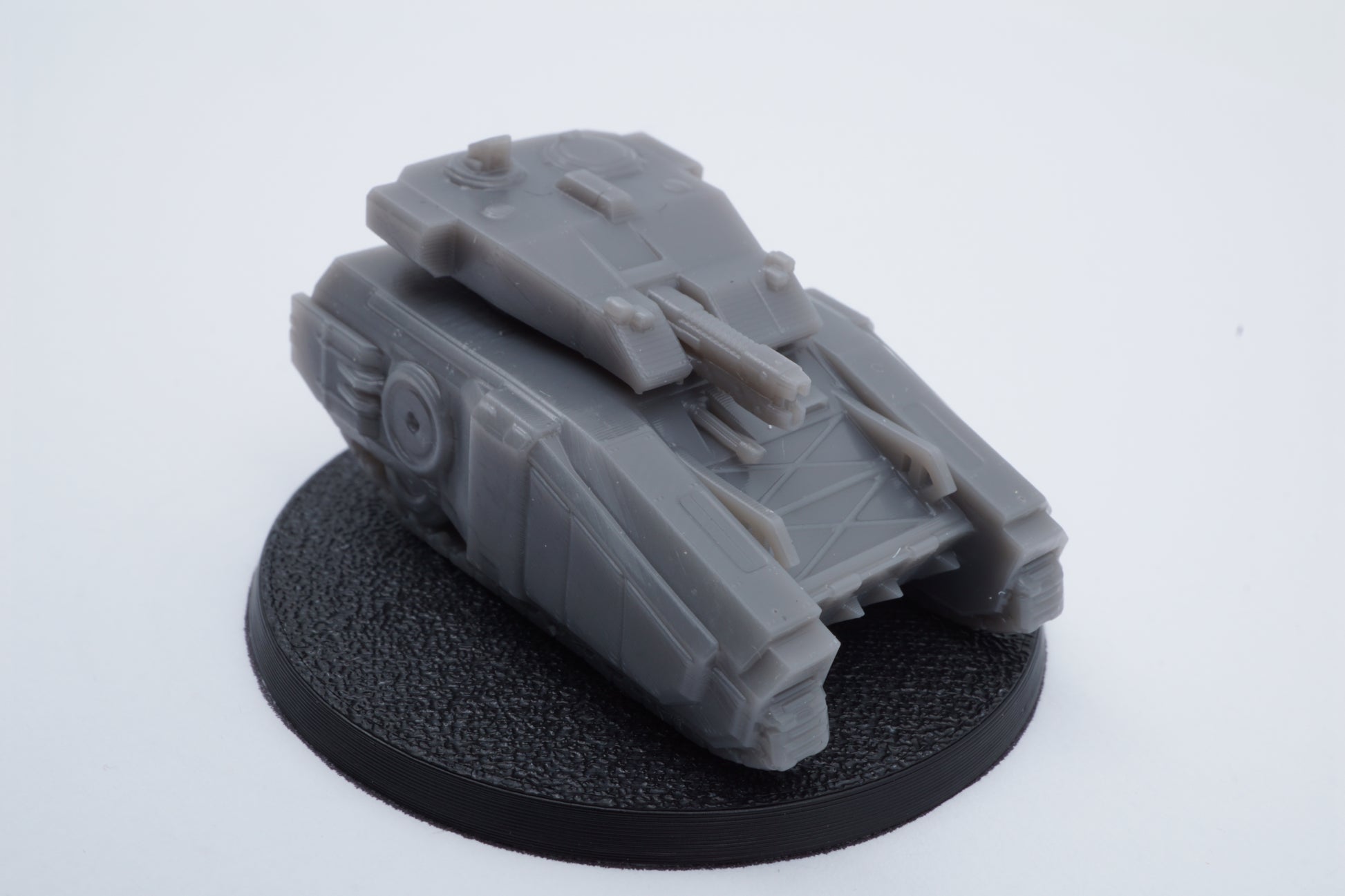 Resin-Tabletop-Miniaturen "Smol Heckghost Enforcer MBT" im Maßstab 6/8mm, detailreich gestaltet für Miniatur- und Strategiespiele.