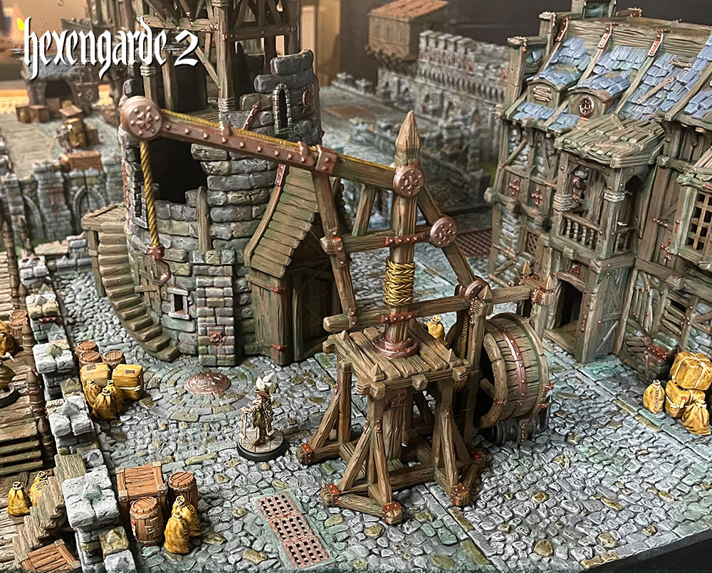 3D-gedruckter Hafen-Kran in Steampunk-Holz-Optik, aus FDA-zertifiziertem PLA, passend für Tabletop-Spiele in 28/32 mm."